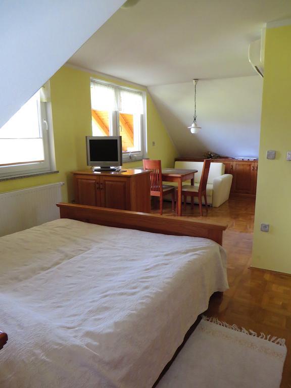 Country House Apat Sostanj Room photo